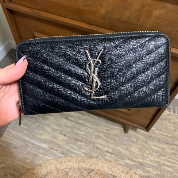 YSL MONOGRAM GRAIN DE POUDRE WALLET - Picture 2 of 6
